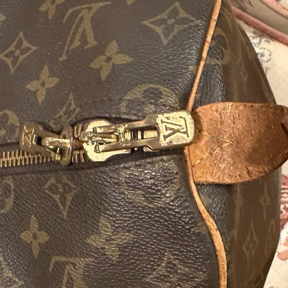 Louis Vuitton Keepall 50 Authentic Monogram Travel Boston Bag in Good Condition